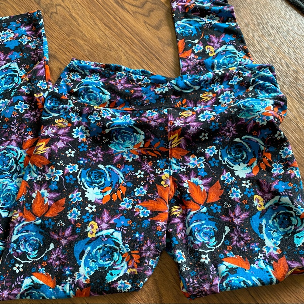 Lot of 3 Lularoe tall and curvy leggings - Picture 2 of 4
